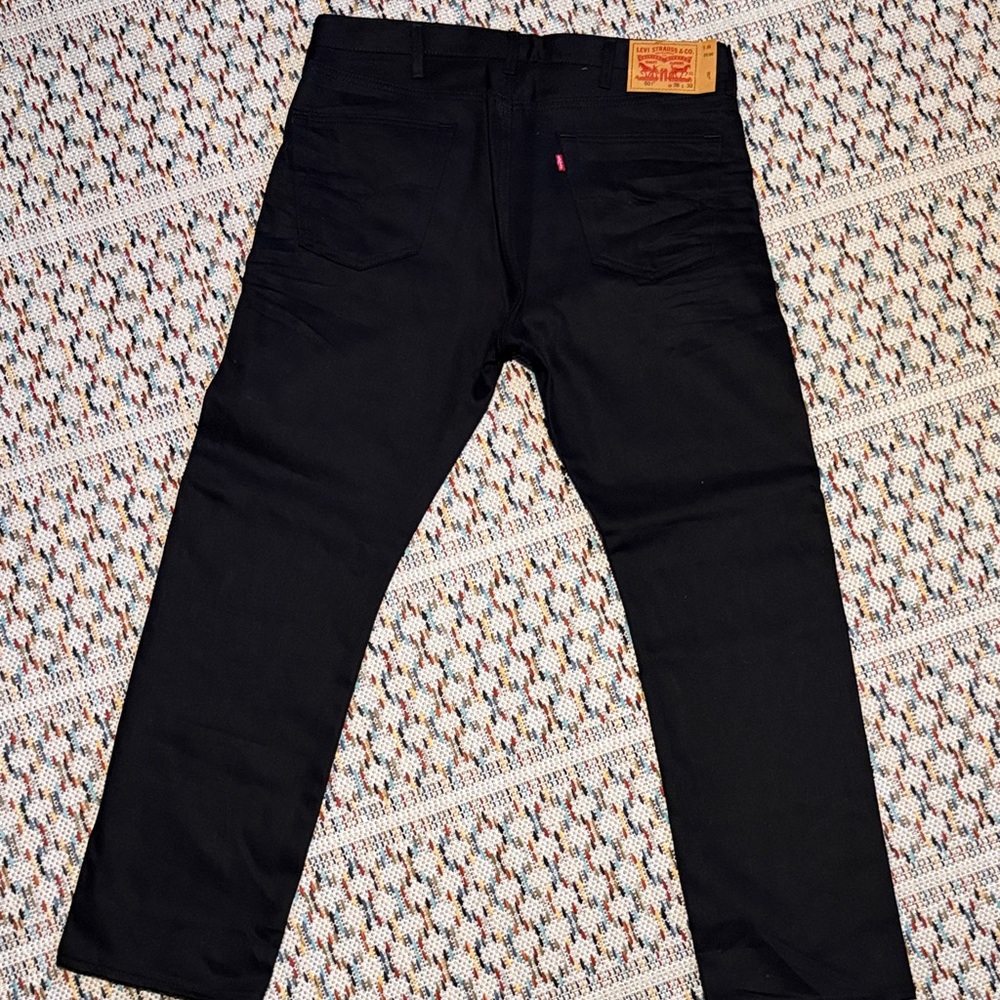 501 Levi's Men's Classic Jet Black Straight Jeans - Picture 3 of 3